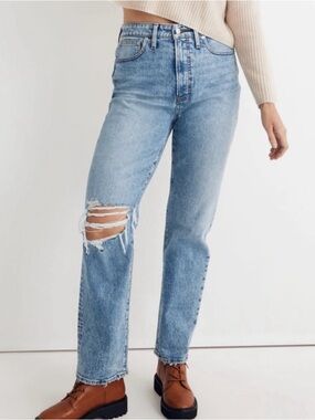 NWOT Madewell Curvy Perfect Vintage Straight Jean - Kingsbury Wash Ripped Knee